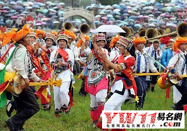 彝族的传统节日,彝族风俗惯大全
