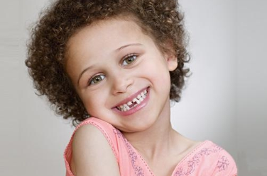 梦见自己牙齿掉了