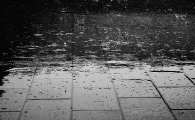 梦到下大雨到处都是水